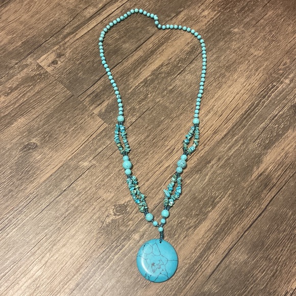 Parisian market faux turquoise necklace - Picture 3 of 4
